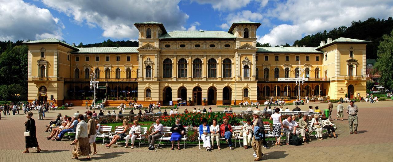 Hotel Stary Dom Zdrojowy Krynica-Zdrój Exterior foto