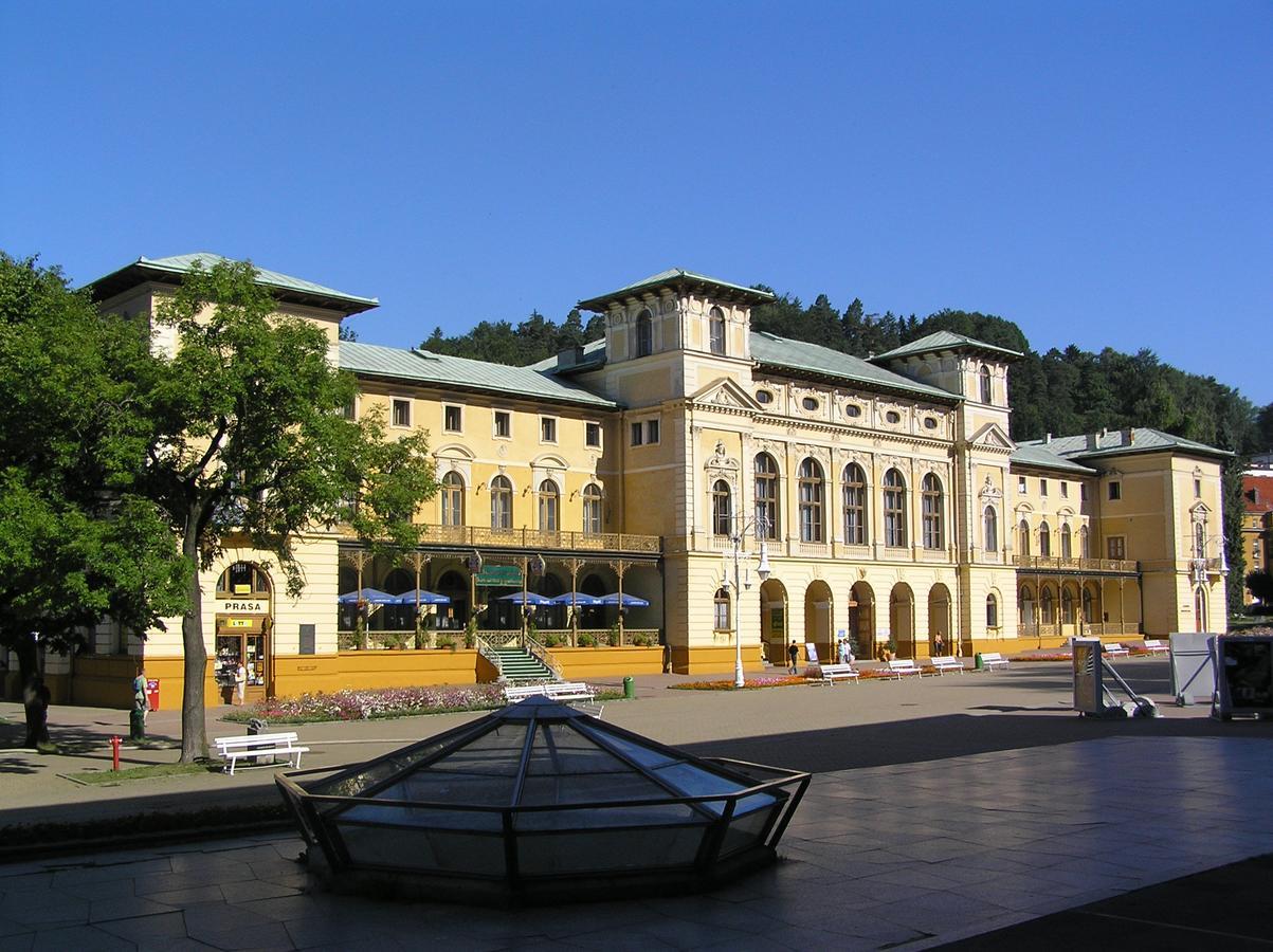 Hotel Stary Dom Zdrojowy Krynica-Zdrój Exterior foto